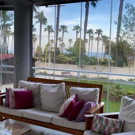 Con Espectacular Terraza Frente Al Mar 奥罗佩萨德尔马